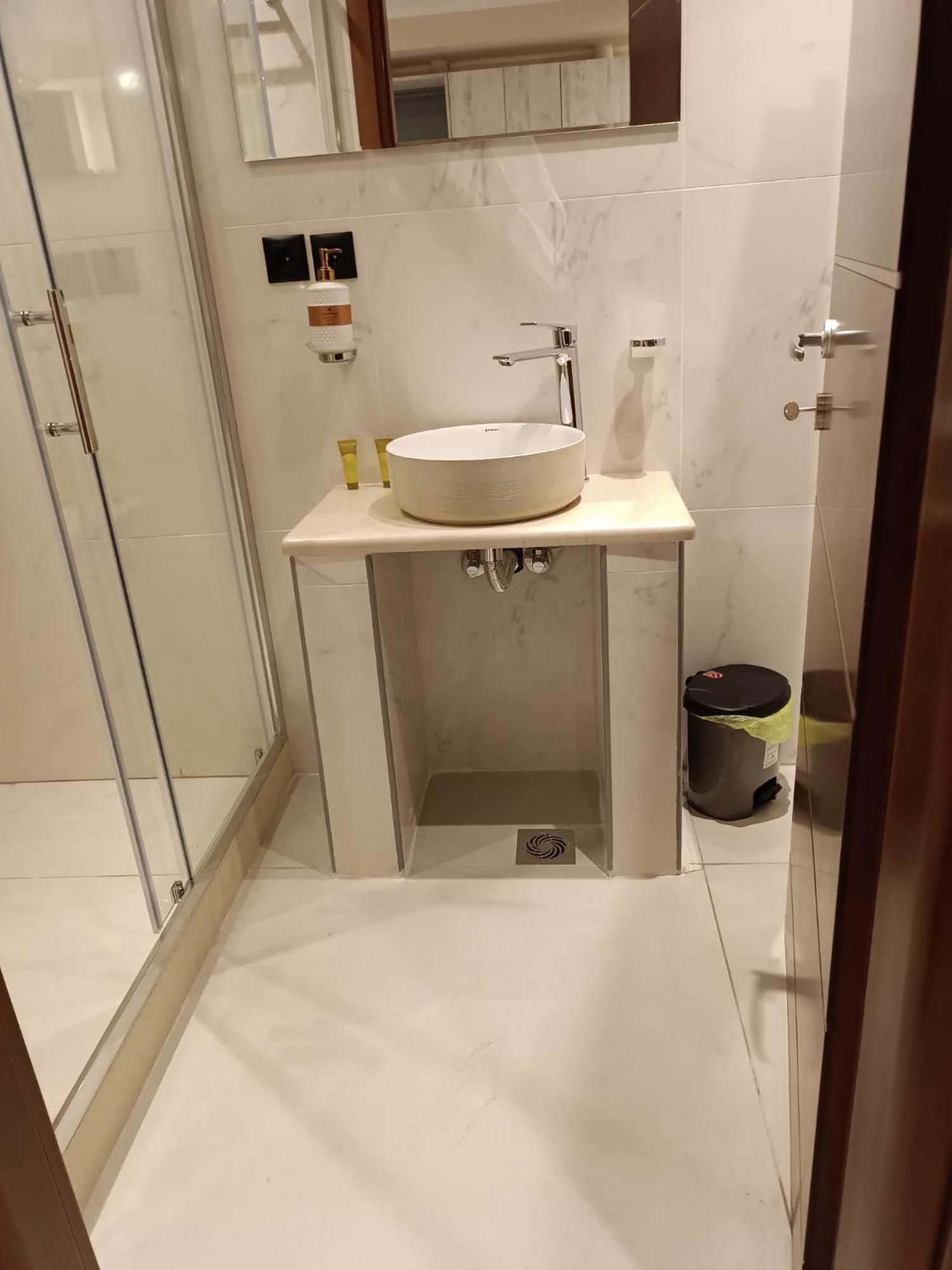 Newly Renovated Apartment Next To The Port Mantouki Eksteriør billede
