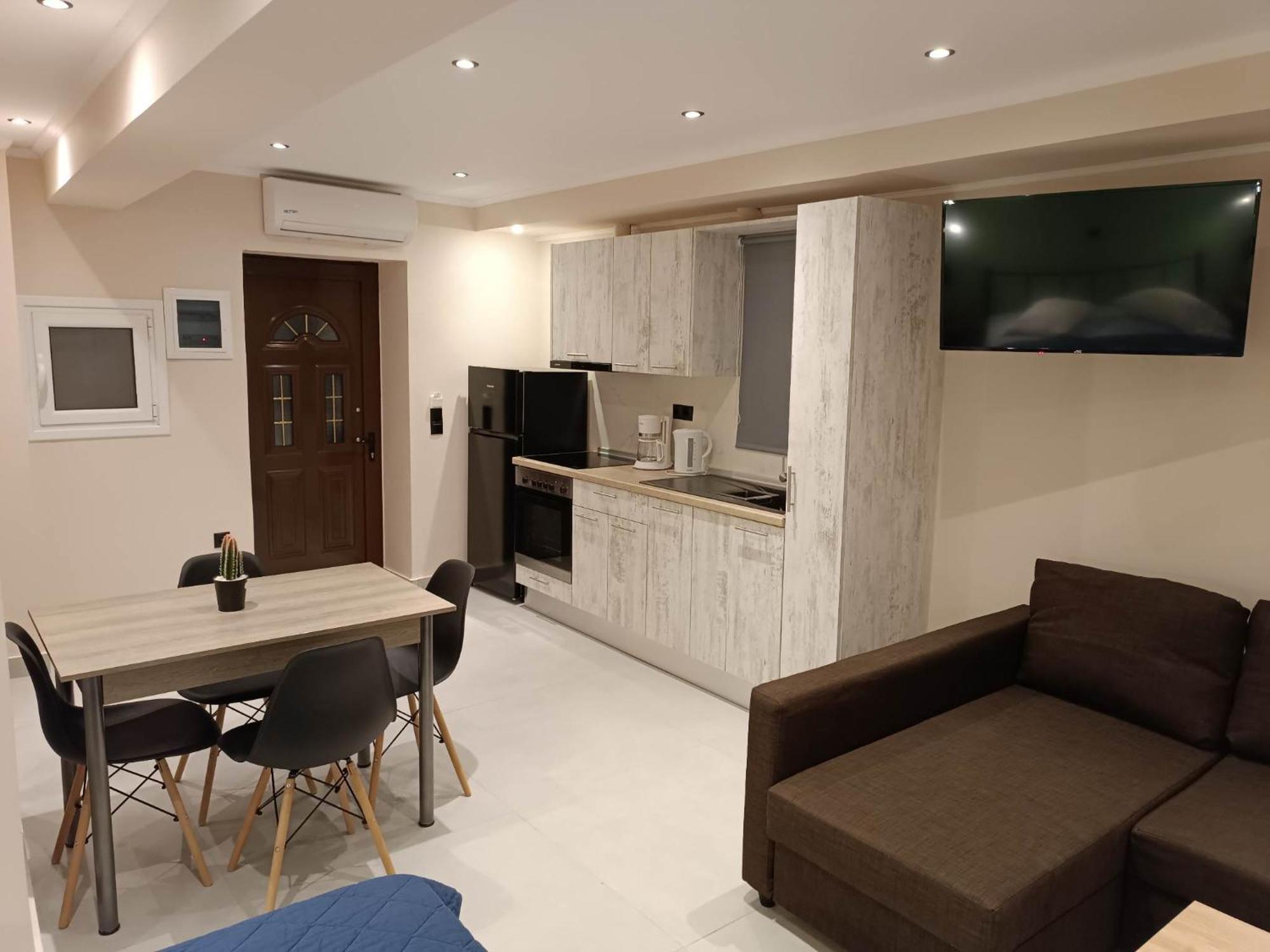 Newly Renovated Apartment Next To The Port Mantouki Eksteriør billede