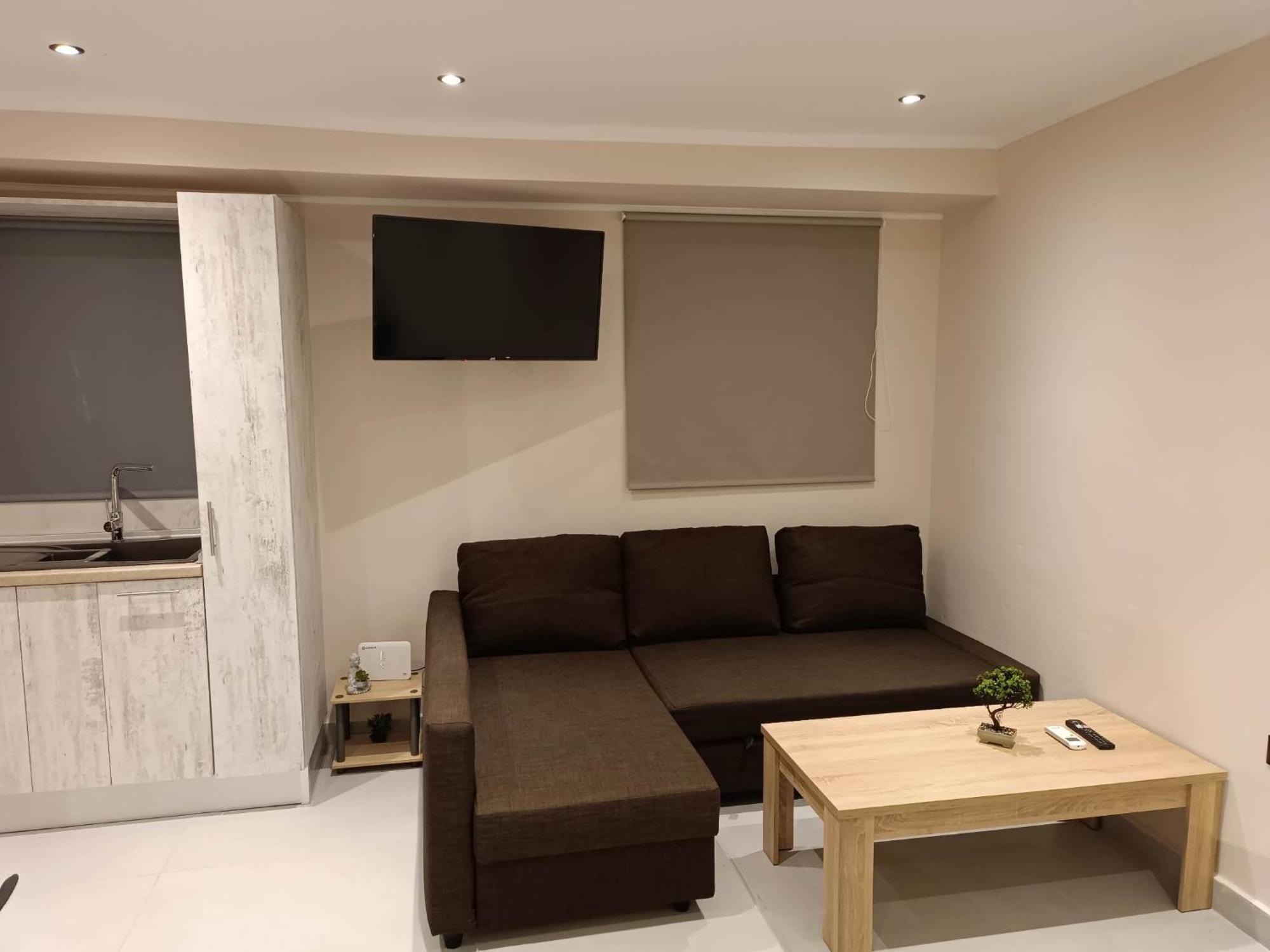 Newly Renovated Apartment Next To The Port Mantouki Eksteriør billede