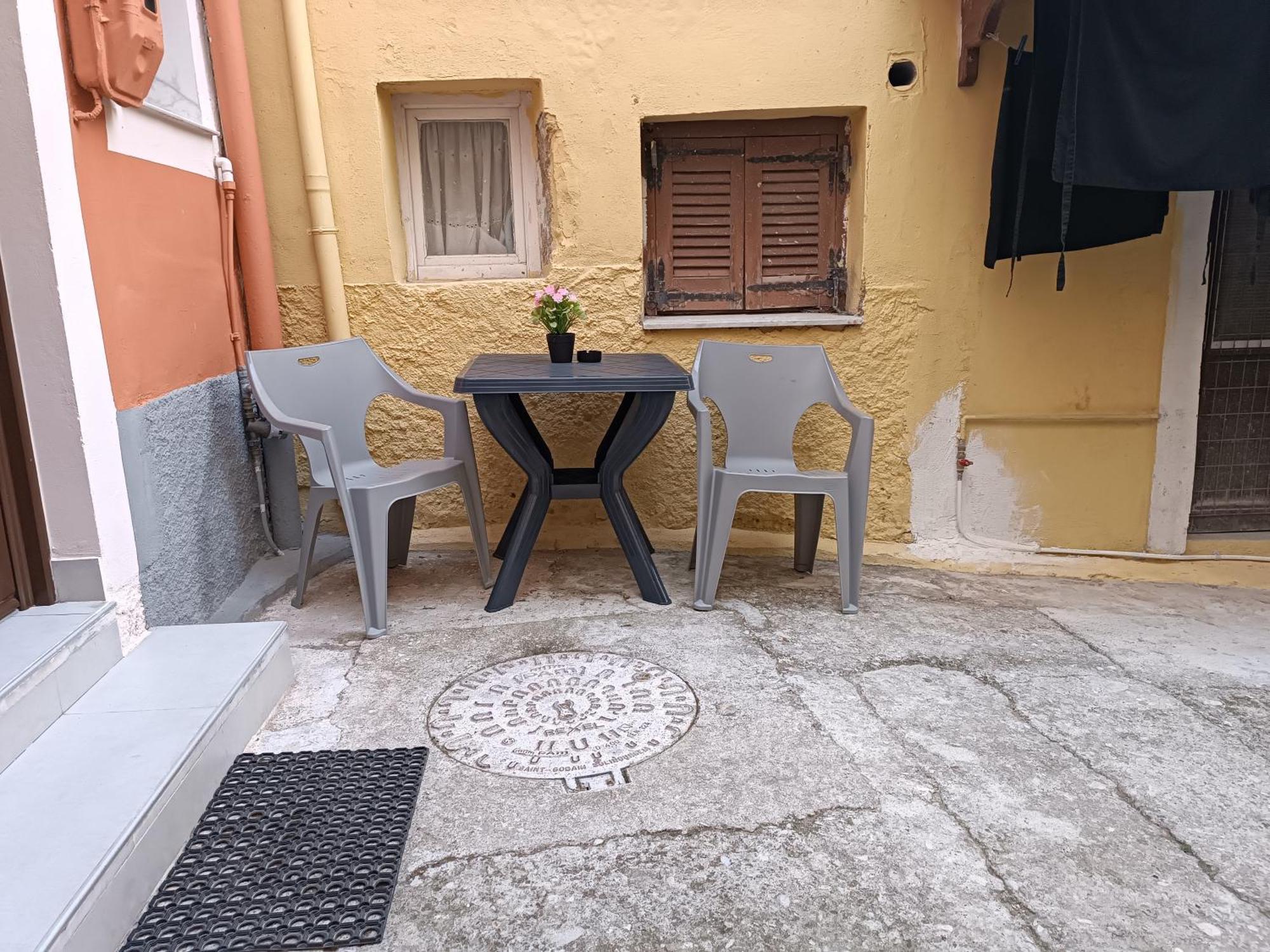 Newly Renovated Apartment Next To The Port Mantouki Eksteriør billede